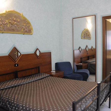 Hotel Farini Rome Chambre photo