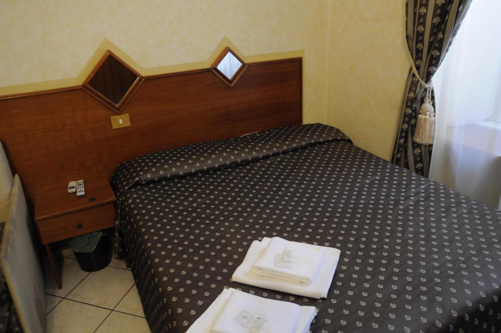 Hotel Farini Rome Chambre photo